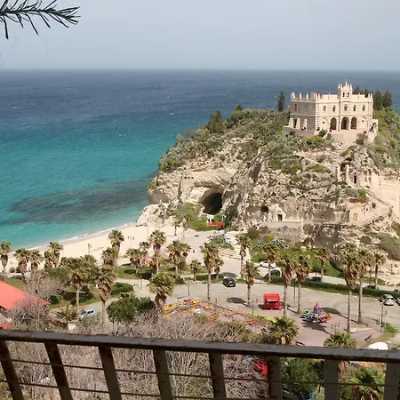 Al Corallone A Picco Sul Mare Tropea