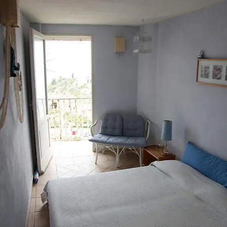 Apartment Al Corallone A Picco Sul Mare *