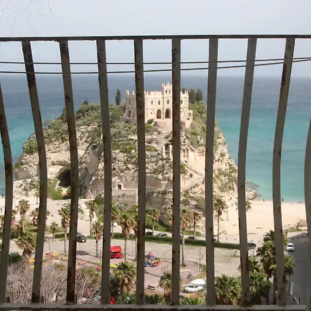 Al Corallone A Picco Sul Mare Tropea